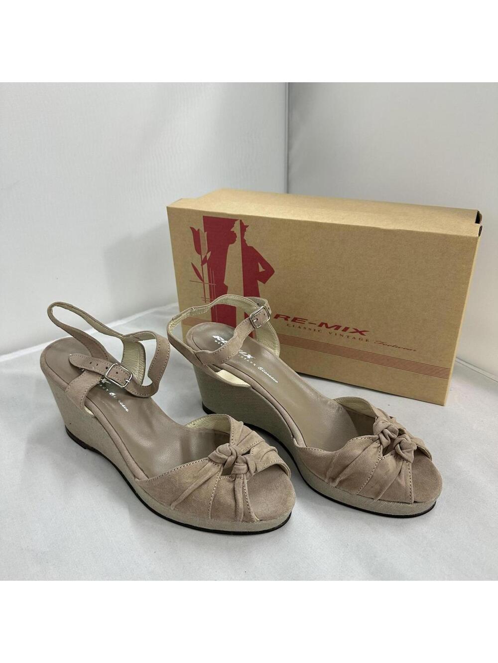 Vintage Style Tan Peep-Toe Wedge Sandals (10)